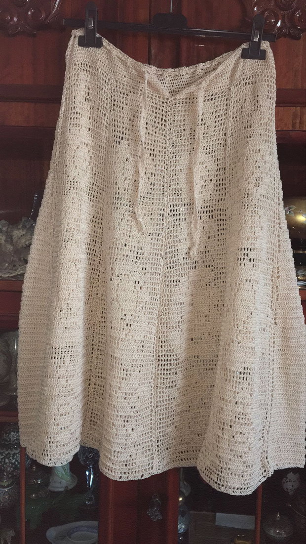Fusta bej handmade / crosetata de mana