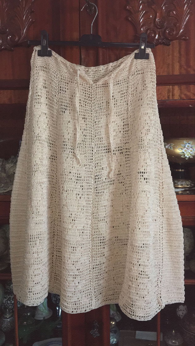 Fusta bej handmade / crosetata de mana