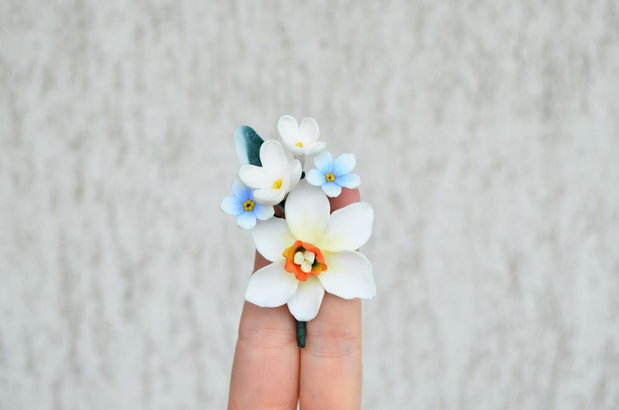 Narcisa alba, nu ma uita si liliac alb- Brosa Buchet