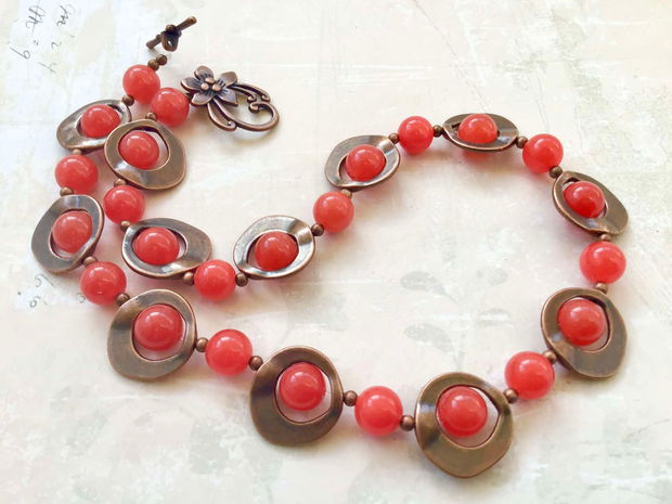 Colier vintage jad rosu & cupru