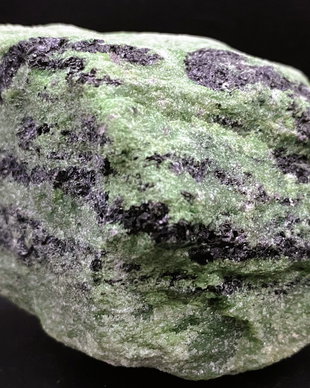 Pargasit in Zoisit - Specimen piatra bruta