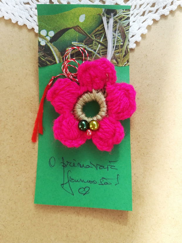 martisor brosa floare ciclam crosetata