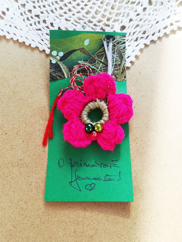 martisor brosa floare ciclam crosetata