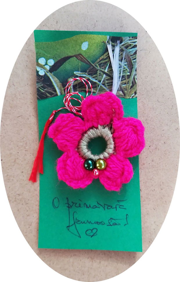 martisor brosa floare ciclam crosetata