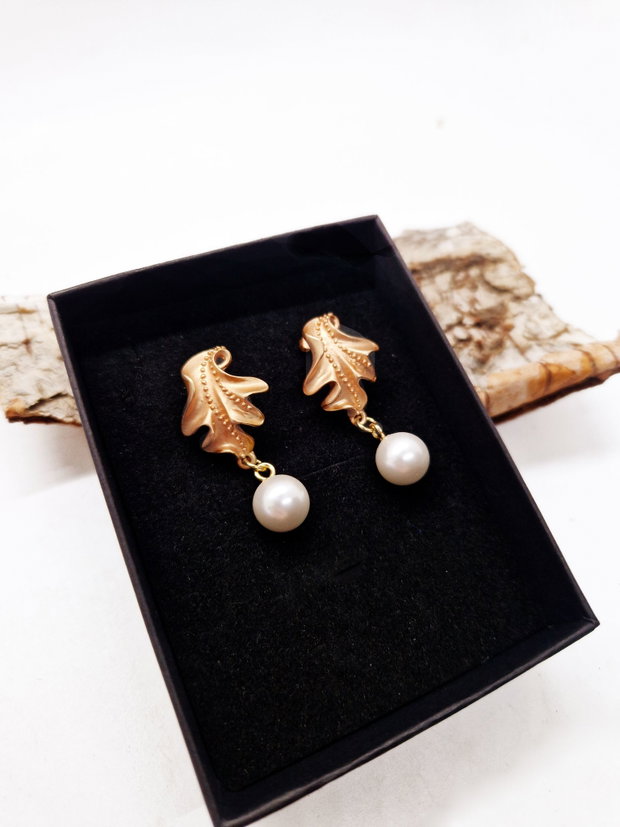 Cercei "Vegetal Pearl" din aliaj metalic si perle seashell