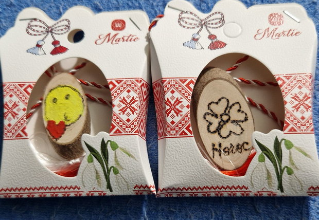 Martisoare pe lemn pirogravate