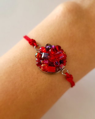 Bratara Martisor cu pietre rosii