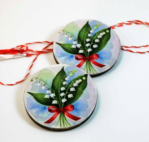 Martisor cu flori de margaritar