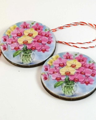 Martisor cu flori de orhidee