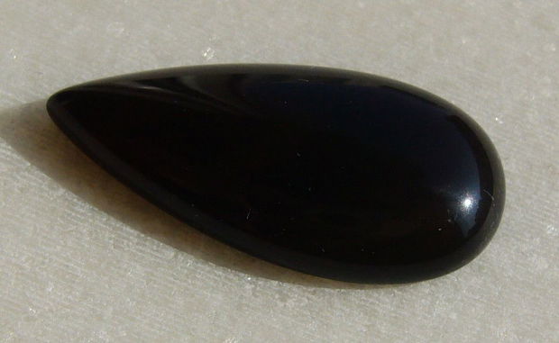 Agata neagra lacrima cabochon aprox 29.5x15x5.8 mm