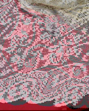 Fata de masa dantela