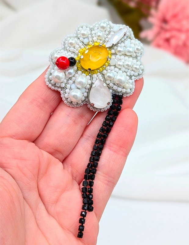 Broșă Margaretă cu Gărgăriță - Ladybug Daisy