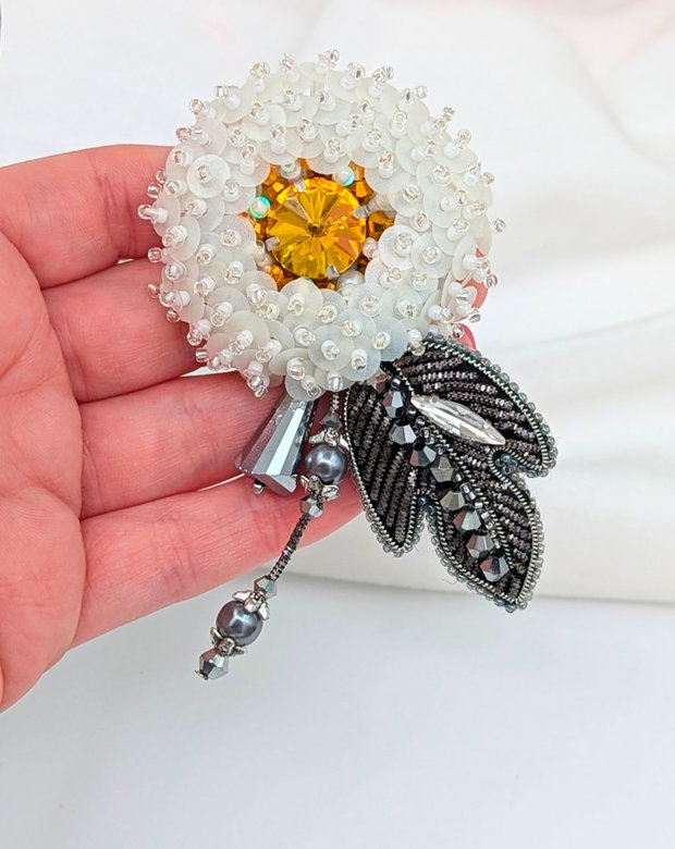Rezervat Broșă Păpădie Albă - Silver Leaf Dandelion