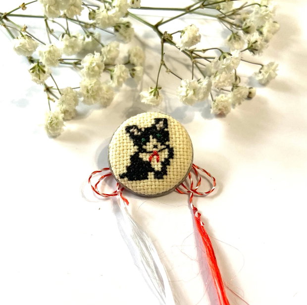 Brosa - martisor cu broderie manuala