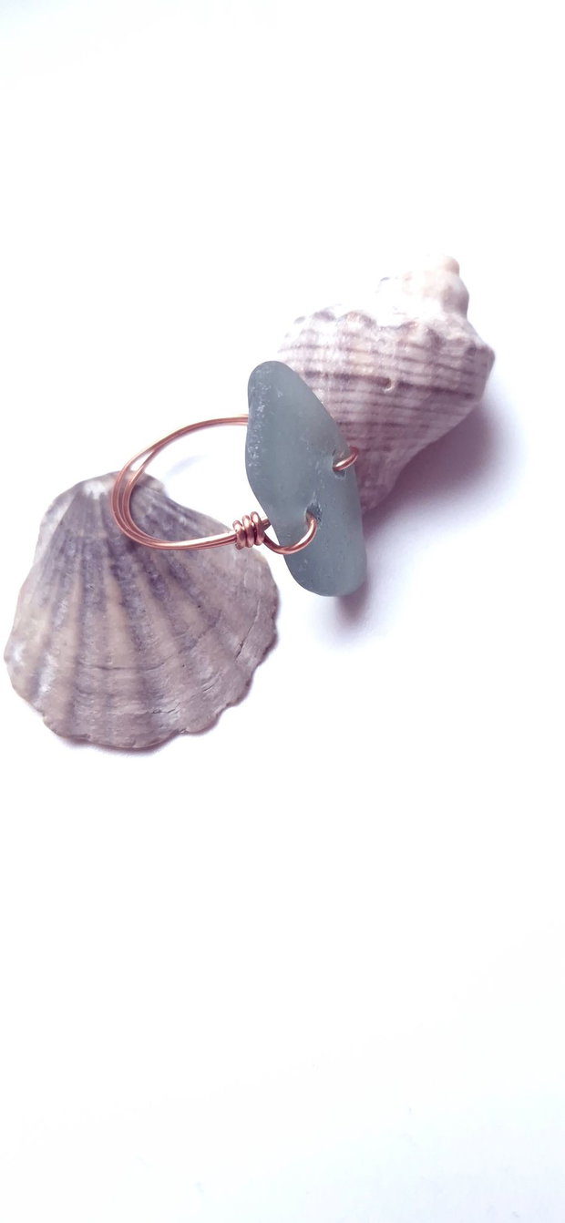 Inel din cupru cu sticla de mare-sea glass