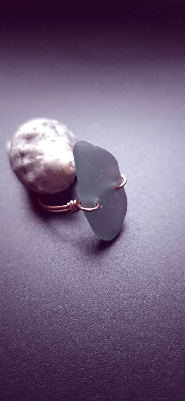 Inel din cupru cu sticla de mare-sea glass