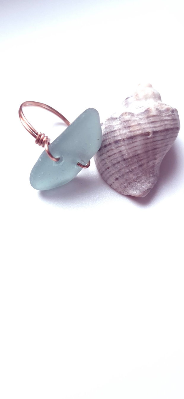 Inel din cupru cu sticla de mare-sea glass