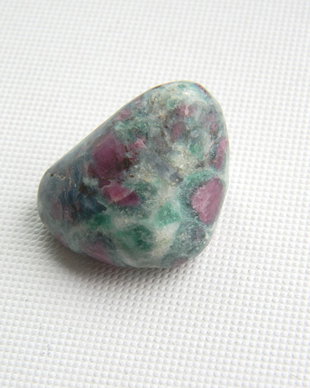 Specimen rubin in fuchsit rulat (C5)