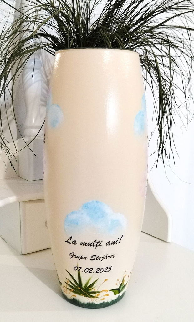 Vaza decorată manual pentru 8 martie, cadou educatoare, cadou invatatoare