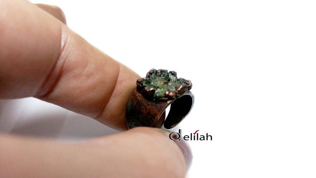 Inel din cupru cu cipsuri peridot IN116