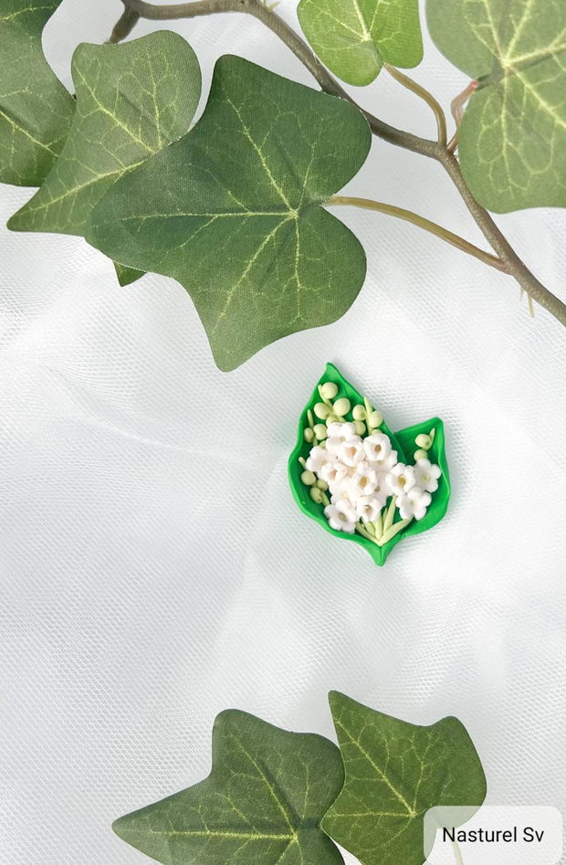 Brosa martisor: Lacramioare