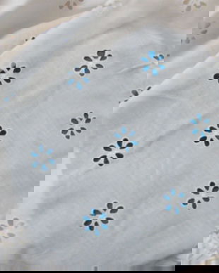 Husa broderie volanas