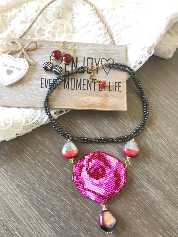 Colier statement '' Royal Rose "