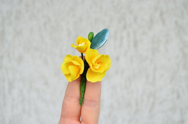 Frezii galbene- Brosa Buchet