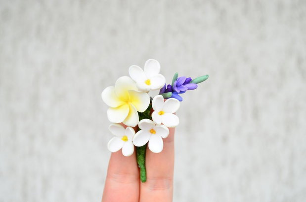 Plumeria, liliac si lavanda- Brosa Buchet