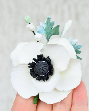 Anemona alba si lacramioare- Brosa buchet