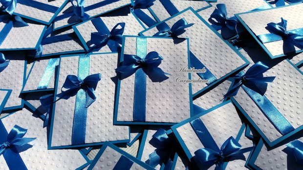 Invitatii cu embosate panglica