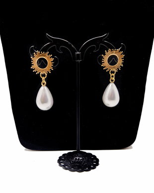 Cercei "Sun Pearl" din alama placata cu aur 18 k si perle mari seashell