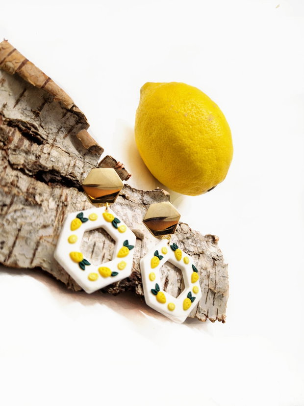 Cercei "White lemon" din alama placata cu aur 18 k si lut polimeric