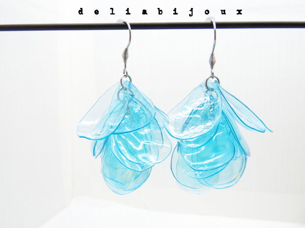 Cercei statement handmade unicat - PET-uri (plastic) reciclate - petale - aripioare (cod1192)