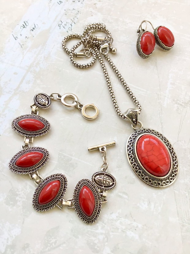 Set vintage MARTISOR howlit rosu