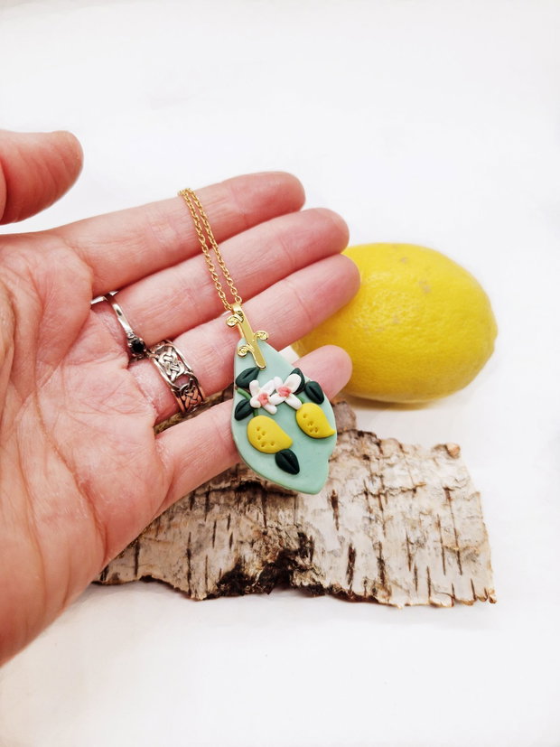 Colier cu pandantiv "Turquoise Lemons" din lut polimeric si inox auriu