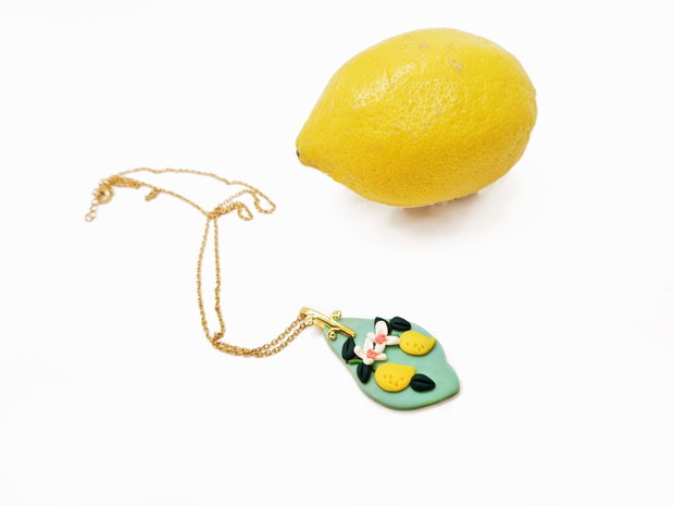 Colier cu pandantiv "Turquoise Lemons" din lut polimeric si inox auriu