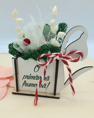 Martisor - cutie ghiocei decorat cu licheni și flori