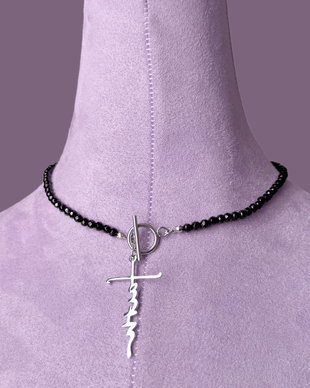 Colier la baza gatului din onix cu pandantiv cu mesaj Faith si inchizatoare toggle