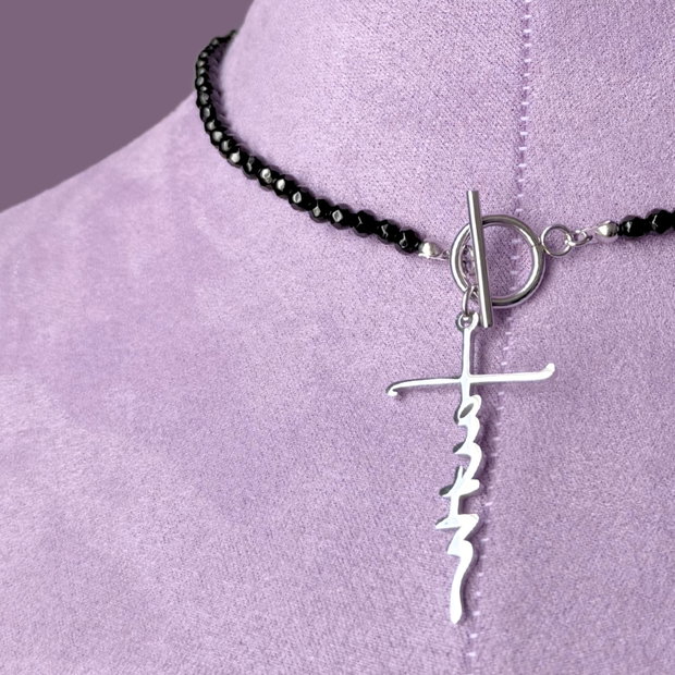 Colier la baza gatului din onix cu pandantiv cu mesaj Faith si inchizatoare toggle