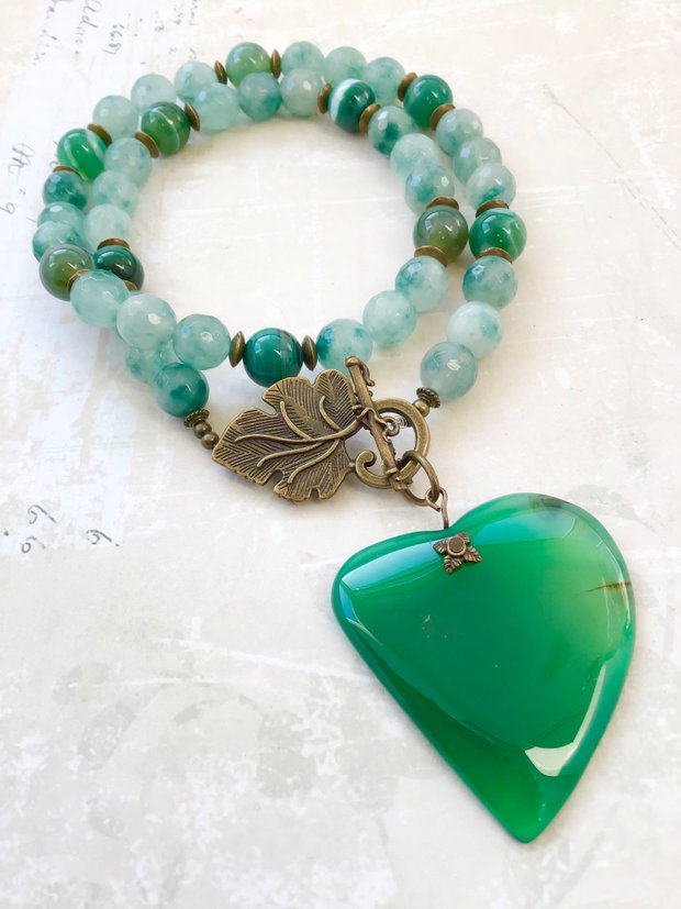 Colier vintage inima agate verzi