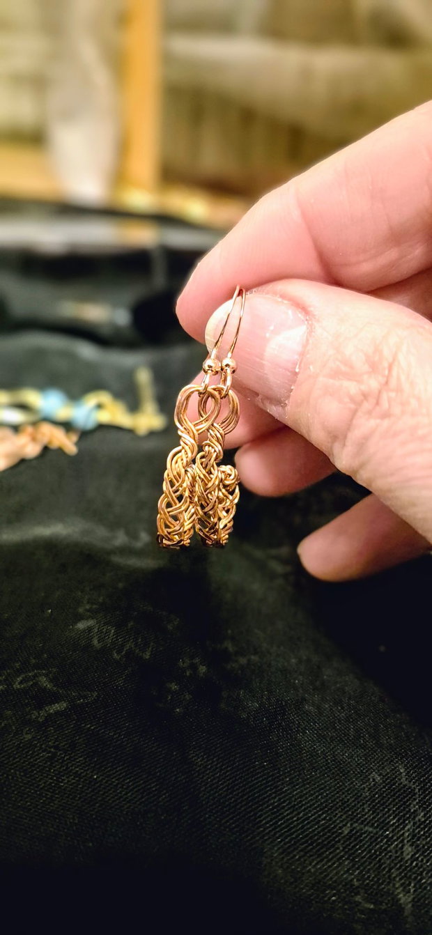 Cercei impletiti din cupru simplu