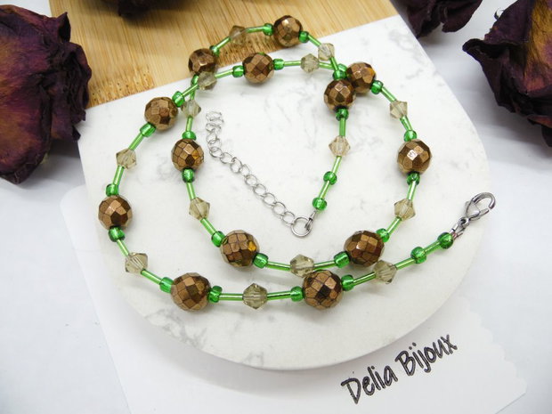 Colier handmade -margele nisip, margele sticla (cod1200)
