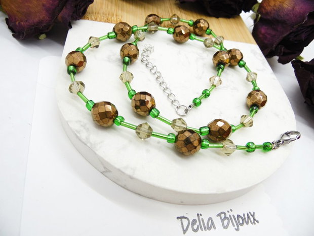 Colier handmade -margele nisip, margele sticla (cod1200)