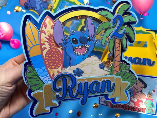 Topper de tort personalizat cu personajul Stitch. Decor tematic pentru aniversare