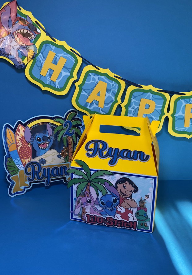 Topper de tort personalizat cu personajul Stitch. Decor tematic pentru aniversare