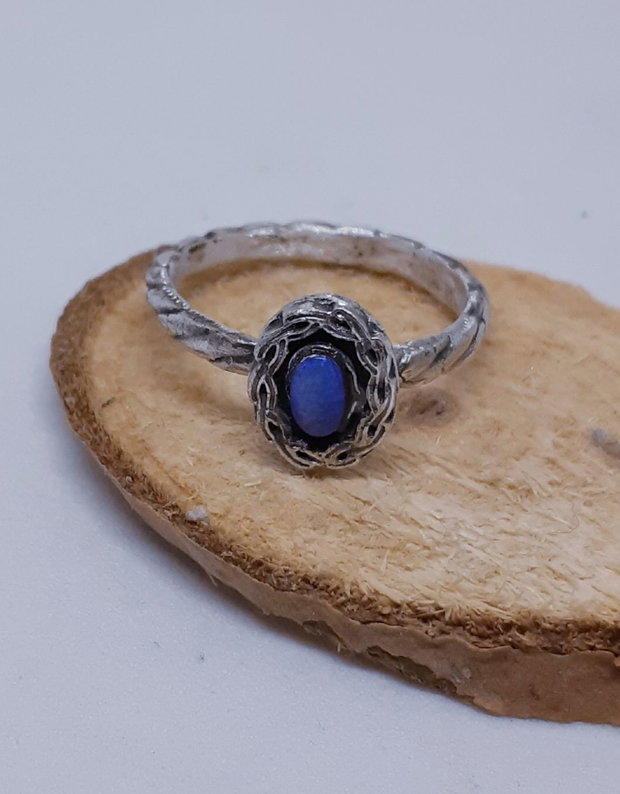 Inel unicat, stil vintage, din argint pur cu un opal albastru