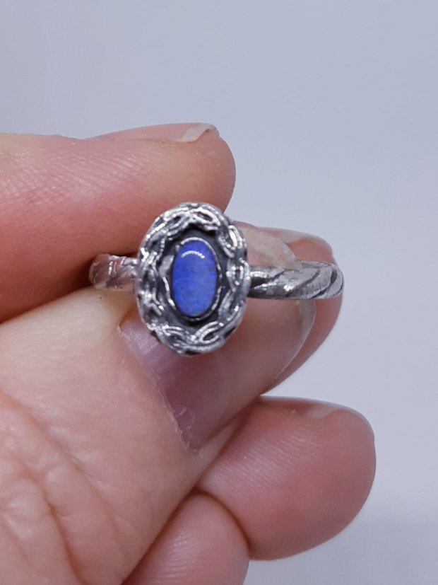 Inel unicat, stil vintage, din argint pur cu un opal albastru