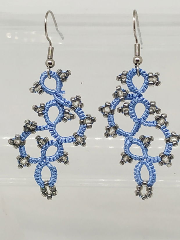 Cercei bleu cu gri din dantela frivolite, cercei dantela bleu, cercei filigran, bijuterii dantela suveicuta