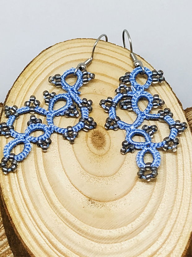 Cercei bleu cu gri din dantela frivolite, cercei dantela bleu, cercei filigran, bijuterii dantela suveicuta